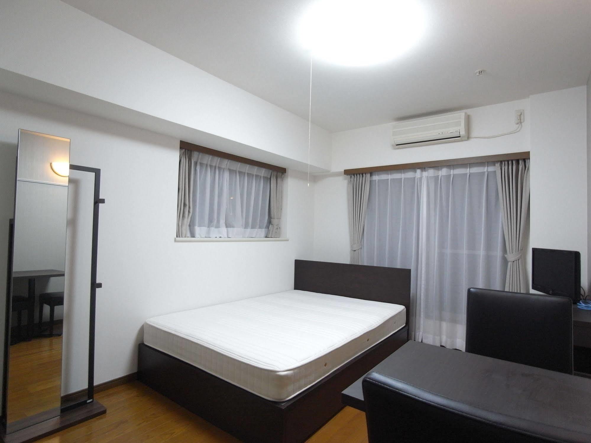 Palace Studio Shinjuku Parkside Tōkyō Extérieur photo