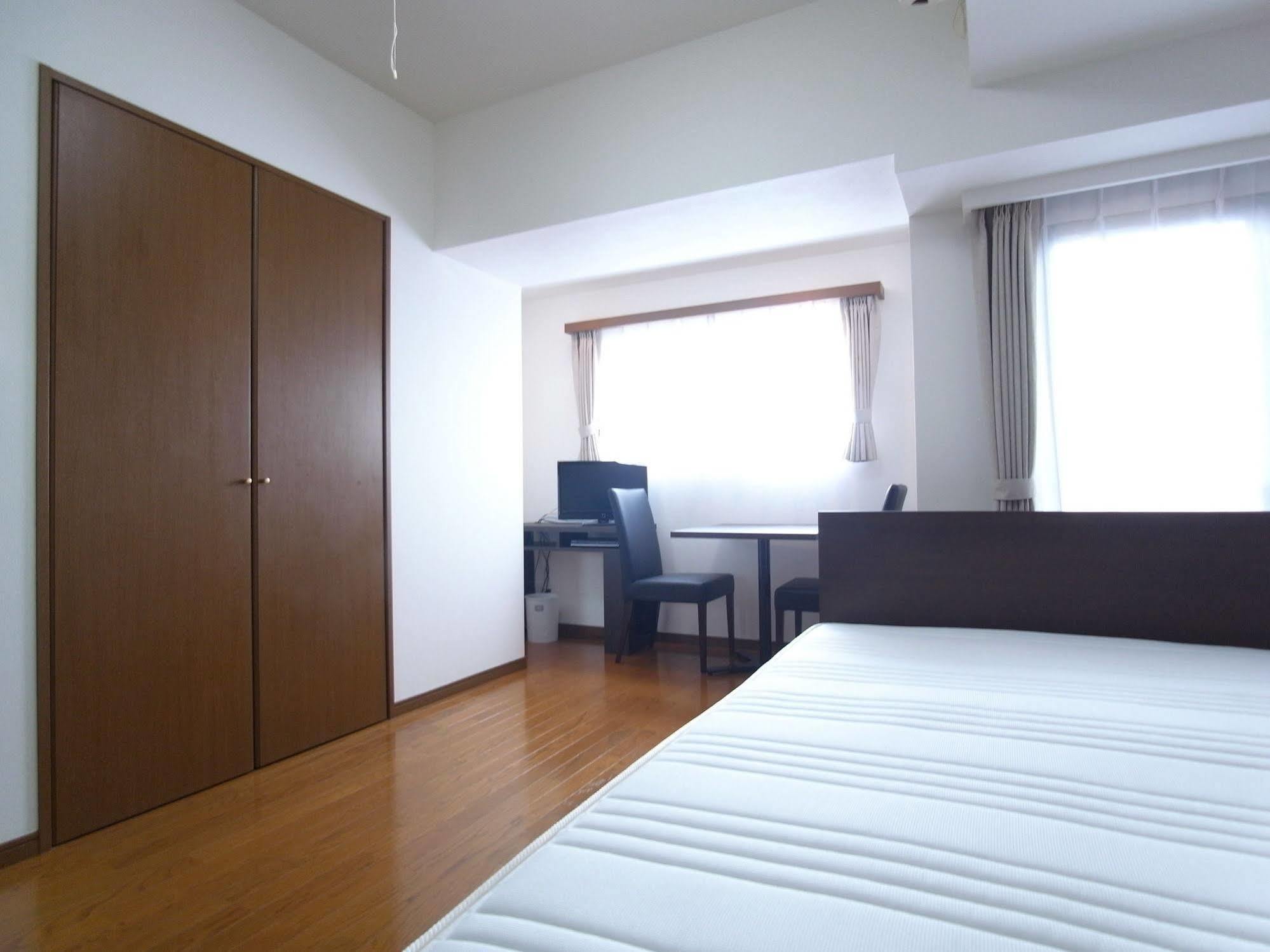 Palace Studio Shinjuku Parkside Tōkyō Extérieur photo