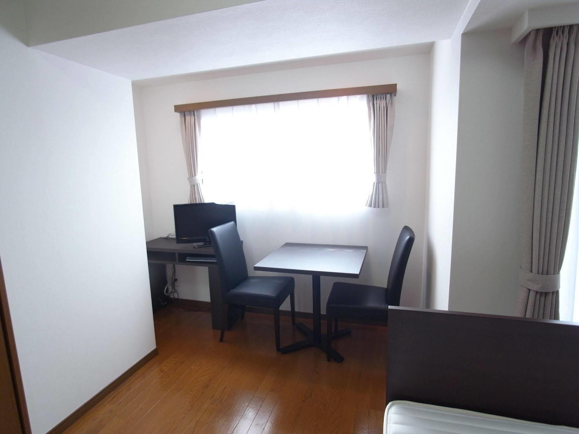 Palace Studio Shinjuku Parkside Tōkyō Extérieur photo
