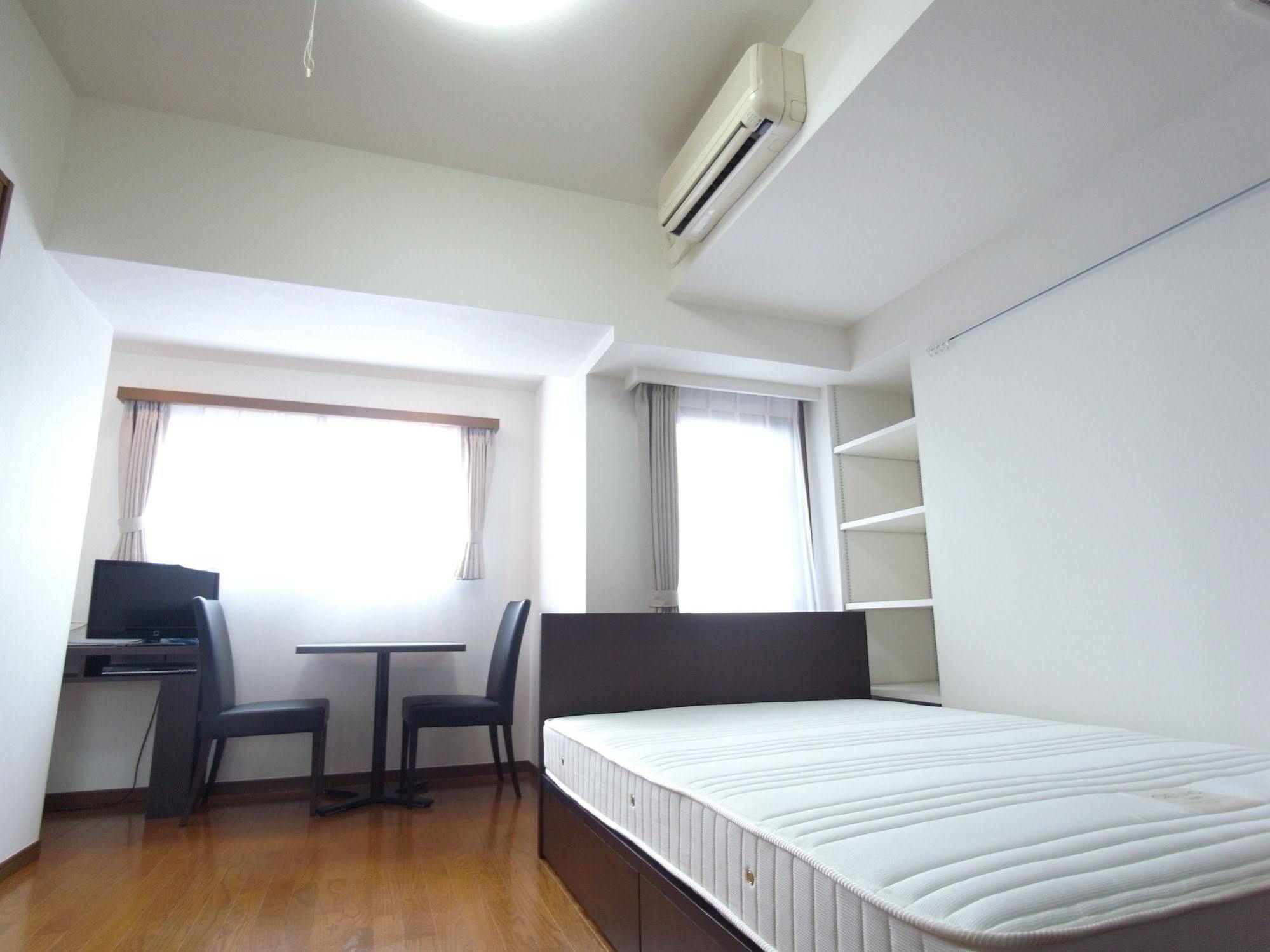 Palace Studio Shinjuku Parkside Tōkyō Extérieur photo
