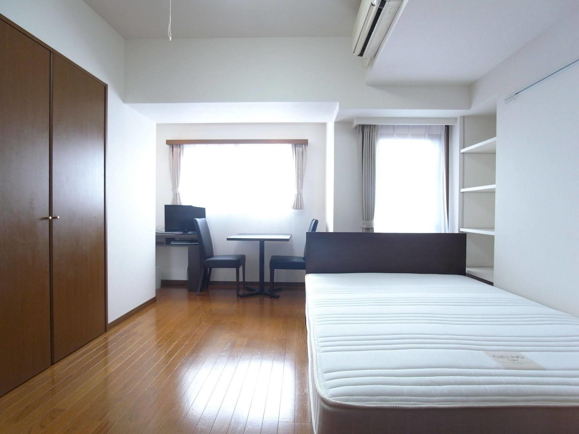 Palace Studio Shinjuku Parkside Tōkyō Extérieur photo